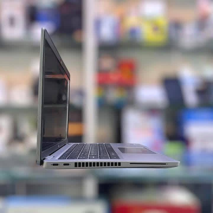 💻 Dell Latitude 5430
إذا تريد لابتوب عملي، سريع ويخدمك بالشغل والدراسة بدون مشاكل… هذا اختيار مضبوط 👌

المواصفات:
🔹 المعالج: Intel Core i5 الجيل 12
🔹 الرام: 16GB – تعدد مهام بدون تهنيج
🔹 الخزن: SSD 512GB – سرعة إقلاع وفتح برامج
🔹 كارت الشاشة: Intel داخلي 8GB
🔹 الشاشة: 14 إنج FHD – صورة واضحة ودقة عالية
🔹 تصميم عملي وتحمل ممتاز من سلسلة Latitude 💪

📦 الجهاز نظيف وجاهز

🎁 يجي ويا الشاحن الاصلي وحقيبة وماوس
✅ فحص كامل قبل التسليم
🛡 ضمان شهر كامل
📦 تغليف احترافي
🚚 توصيل مجاني

🏬 لابتوبيا
📍 بغداد – الأمين
📞  / واتساب: ‪+964 782 219 0881‬
🕓 أوقات الدوام: من 4 العصر للـ12 بالليل

📩 راسلنا نساعدك تختار لابتوبك صح حسب شغلك واحتياجك


**إذا كنت صاحب هذا الإعلان وتريد حذفه لأي سبب، رجاءا أرسل رسالة إلى الدعم الفني**