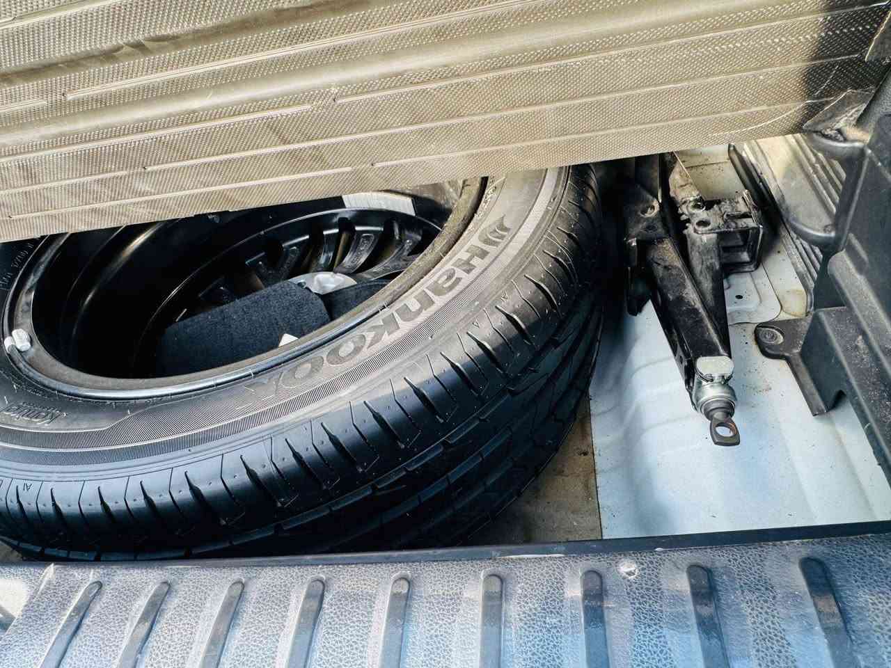 السلام عليكم
للبيع توكسان خليجي 2021 
فول عدى الفتحه رقم بغداد دولي 
 وجاهزه  من كولشي تخم تاير  وباتري جدد سبير منازل مواصفاته 
بصمه +تشغيل عن بعد 
دبل لد + لايت 5 عدسات
لايت دوار +شحن واير ليس 
شاشه بلاديه ابل كار بلي +نفكيشن.+ثلاجة بالجكمجة
كشنات كهرباء +جلد 
داخل صاج 
السياره جديده ووضع شركه مكاني كوت الاحرار 
‭0771 435 9763‬
‭0781 149 5334
