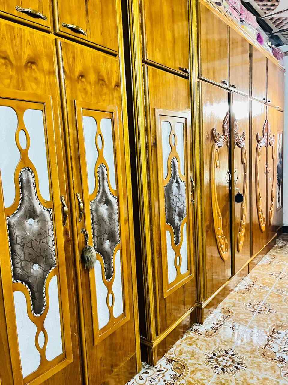 سلام عليكم غرفه أخشاب جديده البيع سعر 1300 وبيه مجال ***********
