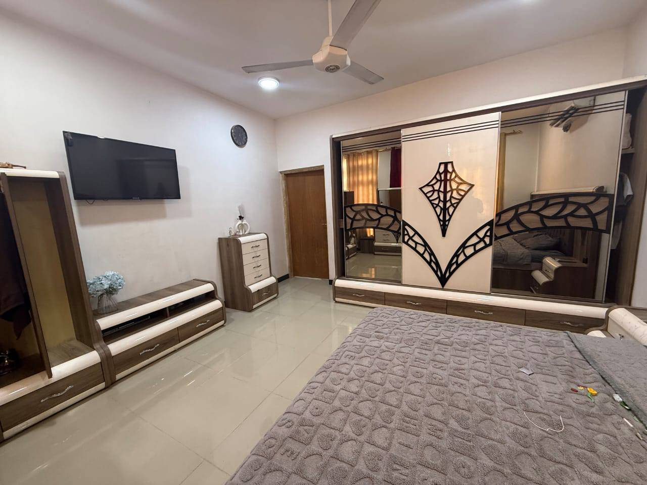 بيت للبيع في الخطيب الزراعي شارع خوله خدمات كامله كهرباء ماءمجاري تبليط سند 25 كاع  حامد العويني ابو جعفر توجد مكاتبه وكاله للتواصل مع صاحب الدار واتساب ***********
