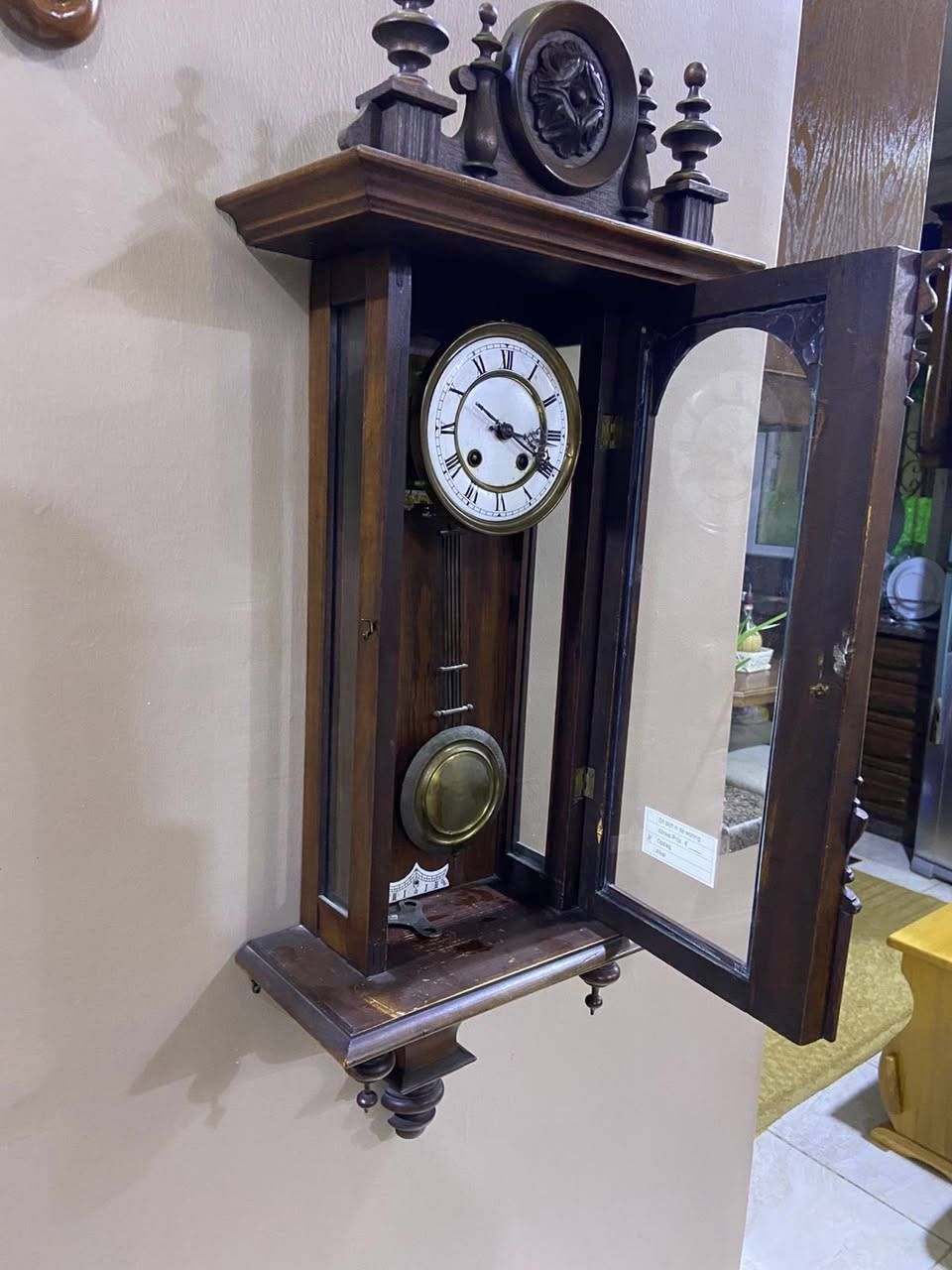 الى عشاق الفخامة … ساعة حائط قديمة جدا خشب زان الماني تعمل عالمفتاح بدق جرس كل نص ساعة وساعة ماكنة نحاس مختومة نخب ولا غلطة ارتفاع حوالي 90 سم تعمل بكفاءة عالية جدا المعني فقط التواصل خاص او عالرقم 0796195550 متوفر فيديو للشرا ومتوفر خدمة توصيل 🚚 ،،،،،،


**إذا كنت صاحب هذا الإعلان وتريد حذفه لأي سبب، رجاءا أرسل رسالة إلى الدعم الفني**