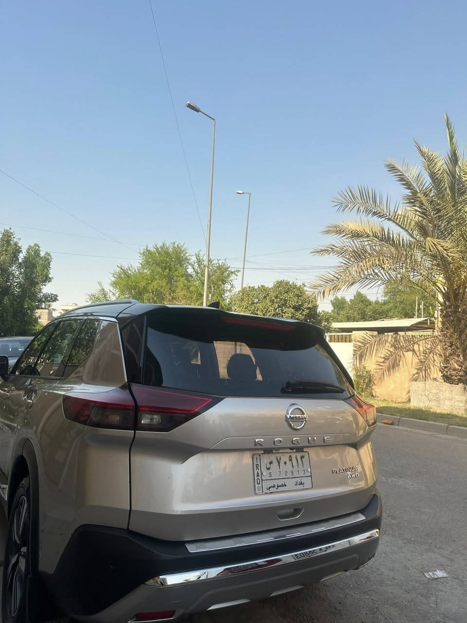 السلام عليكم بلاتنيوم مكينة 2500 4سلندر فول1/1
بدون قطرة صبغ بيبان فاتحيهن وشاديهن نفسهن فقط تكمة صبغ بدون حتى بارد سياره جدا جديده ماشيه 65
بانوراما داتا شو فول1/1 اكرر بدون صبغ 
مكاني بعداد اليرموك سعر207 ورقه من زيرو ع ايد وحده ***********
