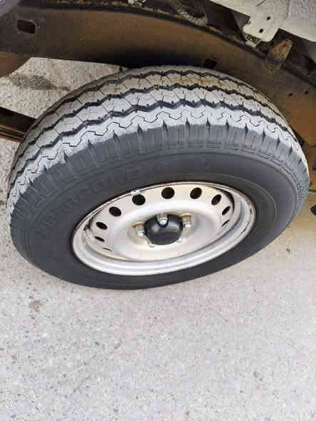 سلام عليكم عندي بيكم تويوتا هيلوكس موديل 2008سياره مكفولة من صبغ وتبديل وكير والمكينه مكفول سياره تخم تاير جديد صدر جديد خلفي وامامي رقم بغداد الدولي بسمي سنويه السياره ماشيه 200للف حقيقي جديدة هزه جديده مكان سيارة بغداد الرصافة السعر 135وبيها مجال أن تصل عل رقم ***********
