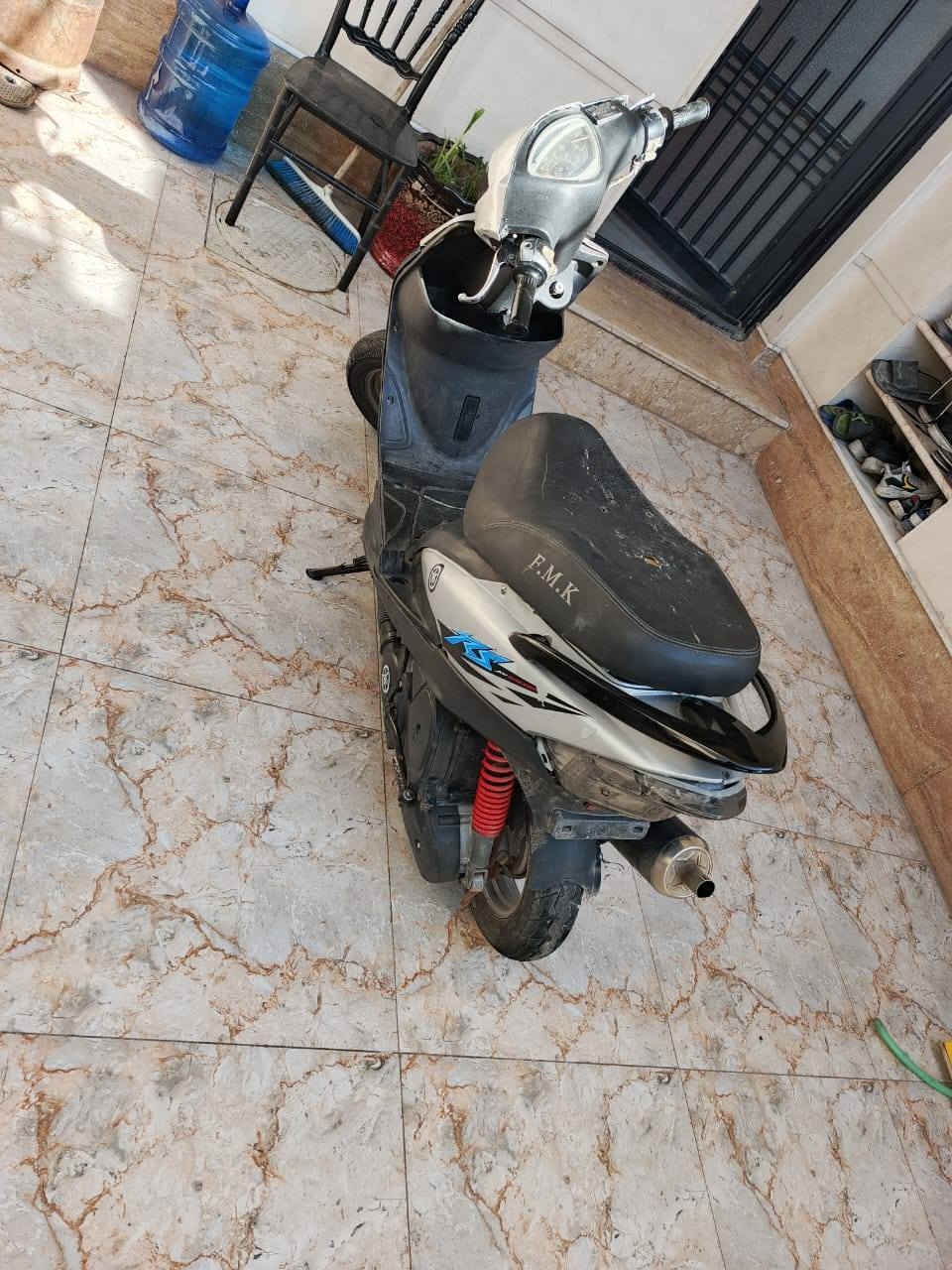 السلام عليكم 
دراجه ماكس عدله 
كلشي شغال بيه 
يرادله فقط باتري 
الدراجه حلوه وناعمه مابيه شي 
شلعه ومعدل 
السعر : 425 وبيه مجال 
المكاني كربلاء 
***********
