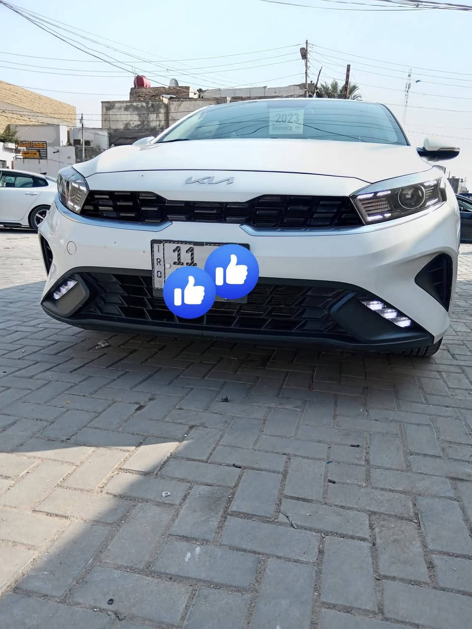 السلام عليكم
كيا سيراتو موديل 2023
السيارة جديده رقم بغداد انكليزي بأسمي مداور ثاني يوم 
محرك 2000  دوش  السياره عليه تغليف حمايه للكشر ppf
مواصفات فول عده البصمه 
1- فتحة سلايت 
2- اشاير بل مري 
3- ويل كب اصلي 
4- تبريد قطعتين 
5- شادلهة شاشة اصلية ابل كاربلي السعر 172 وبيهه مجال 
6- وشادلهة منضومة زنون اصلية 
7- بيهة سويجات عدد 2 مال الشركة
8- حساس خلفي 
9- لدات امامية + بروجكترات امامية 
داخل السيارة لونين اسود و بيجي 
السبير و العدة مالتهة بعدهن بحالة الوكالة مانازلات 
الشراي يتصل ***********
