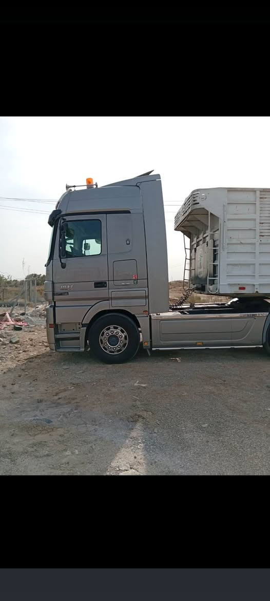 سلام عليكم اكتروز للبيع موديل 2007 اوتماتيك 12نمره كامره حساس عربانه حداديه اربع محاور  تخم تاير ويل كروم   مكاني ذي قار 
 ***********
