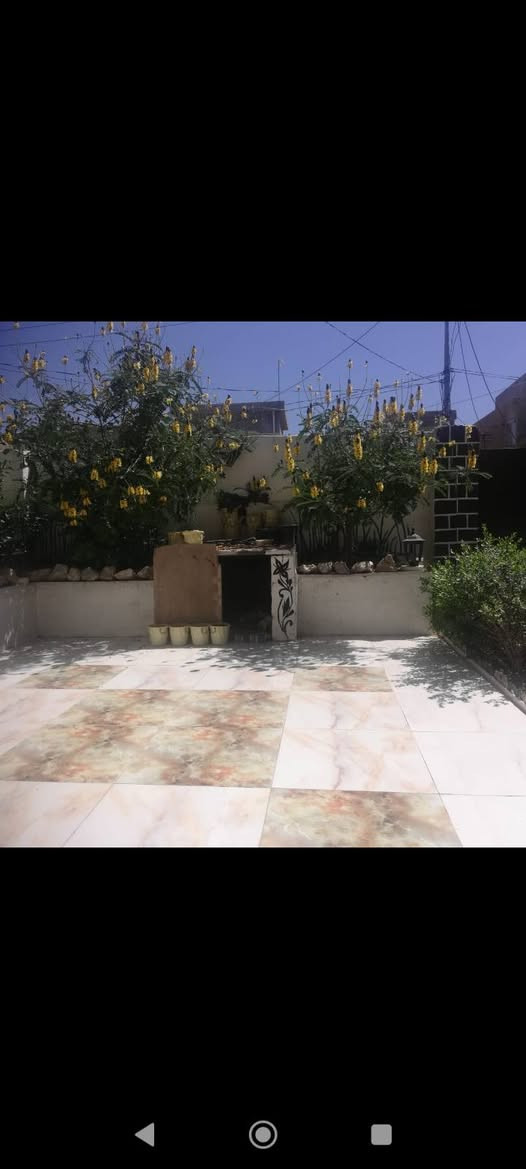 بيت للبيع طابو زراعي 
 موقع امام عباس /آشتي فرع اسواق شيرگو
مساحة البيت   240م
يتكون من 
3 غرف نوم / غرفتين سيراميك + سقف ثانوي
1_  4.5×4
2_  5.5×5
3_  5.5×5
هول + استقبال + مطبخ مفتوح مساحة 12×7
صحيات + حمام مساحة 3×4
مخزن مع الحمام 1.5×4
كراج مع الطرمه سيراميك مساحة 12×6
للاستفسار اكثر الاتصال. ***********
