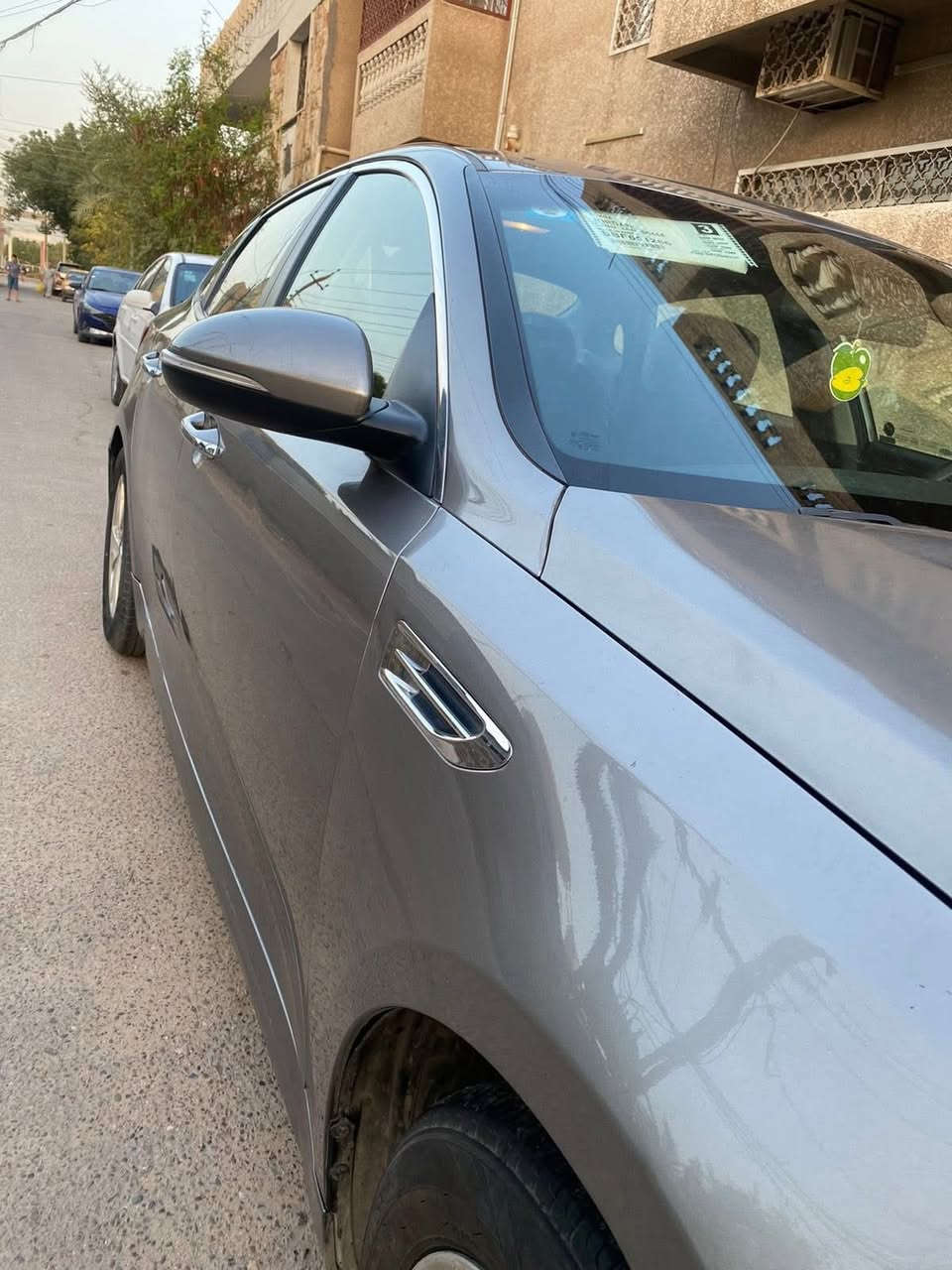 سـلام علـيكم .
للـبيع كـيا أوبتما مـوديل 2018 وارد امريكي 4 قطع صبغ بنيد - جاملغ باب
   
السياره مرقم كامل سنويه هزه جديده تحويل ثاني يوم .
مواصفات السياره :
- خرائط 
- شاشه كبيره .
- اشاير بلمري .
- نزول منحدرات .
- فول تحكمات ستيرن .
- دمامات صوت .
- مانع انزلاق . 
- حساسات .
- انضمه سرعه .
- نضام Sport ، Normally, smart .
- شاشه تدعم Car play .
- كامره دواره ٠
- محرك 2400 .
- ويل كب .

مكان السياره بغداد حي الجهاد .
سعر السياره : 115 .
للاستفسار اكثر : ***********
