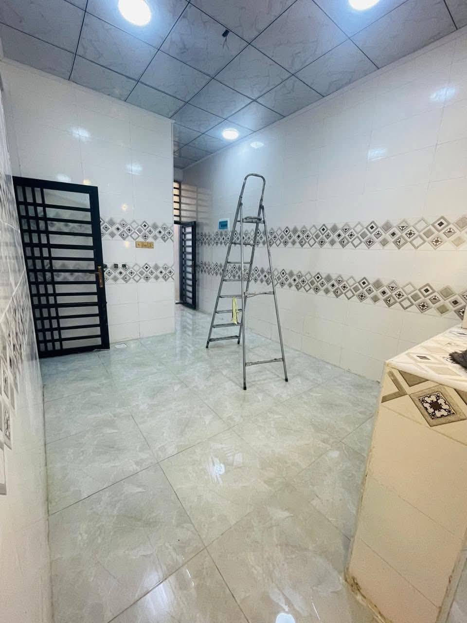 دار يباع عن طريق  مبادرة المصرف العقاري  يعني عندك معاملة  كاملة  على المصرف نبيعك وننطيك مدة  
 دار  للبيع  100 متر طابقين بناء جديد صب كونكريت 
الموقع / بالنجف  حي ميسان قطاع 22 طابو صرف 

الطابق الاول/  غرفه وصاله ومطبخ وستقبال ومكشوفه عدد 2 صحيات عدد 2 
الطابق الثاني غرفتين سويت وصاله وصحيات

السعر 148......D

للأستفسار *********** واتساب ايضا موجود
