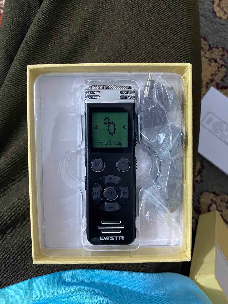 🎙️ مسجل صوت رقمي EVISTR + مشغل MP3 للبيع

جهاز أصلي بحالة ممتازة، مناسب للمحاضرات، الاجتماعات، المقابلات، الدراسة والاستخدام اليومي.

✅ تسجيل صوت بجودة عالية وواضحة
✅ تشغيل ملفات MP3
✅ ذاكرة داخلية 8GB
✅ بطارية قابلة للشحن تدوم لساعات
✅ نقل الملفات إلى الكمبيوتر عبر USB
✅ صغير الحجم وخفيف وسهل الحمل
✅ يدعم حفظ وتشغيل التسجيلات بسهولة
✅ حالته ممتازة ونظيف جدًا

📞 للتواصل: ***********
📩 للاستفسار عن السعر أو أي تفاصيل، راسلني على الخاص.
