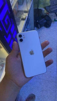 ايفون 11 عادي • ١٢٨ • بطاريه ٧٦