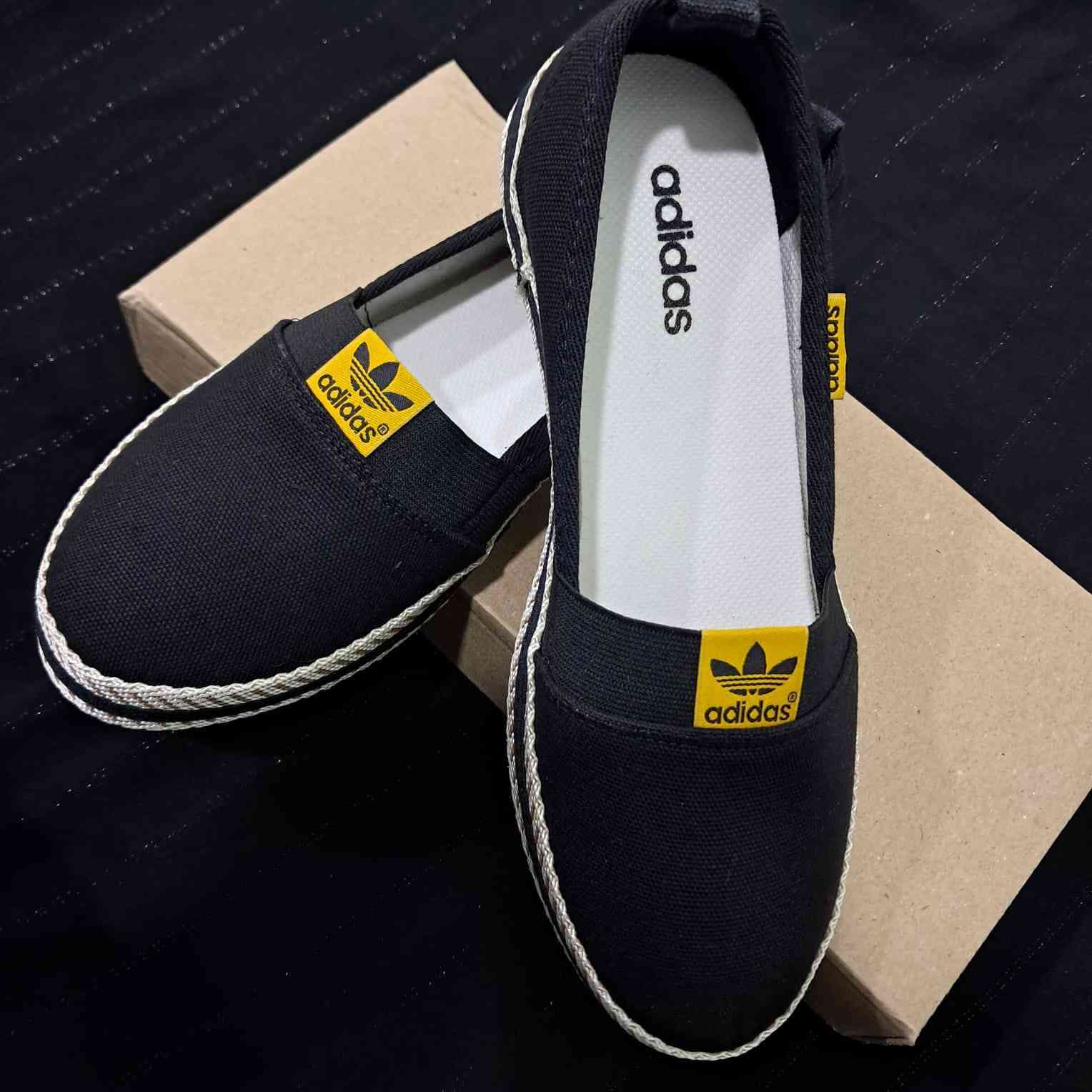 راحة ✨ خفة ✨ أناقة
عروض رمضان🌙 فقط ب5$دولار 
مع عرض تاخذ6قطع وال7 مجانااااااا😍

 يتوفر جميع القياسات مع توصيل(( داخل اربيل)) فقط

حذاء أديداس نسائي فلات، مثالي للاستخدام اليومي والمشي الطويل بدون تعب 👟


**إذا كنت صاحب هذا الإعلان وتريد حذفه لأي سبب، رجاءا أرسل رسالة إلى الدعم الفني**