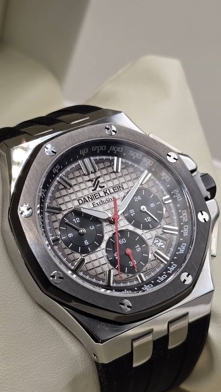 ساعة دانيال شكل ap
للبيع اصليه كامل محلقات 
السعر ع خاص


**إذا كنت صاحب هذا الإعلان وتريد حذفه لأي سبب، رجاءا أرسل رسالة إلى الدعم الفني**