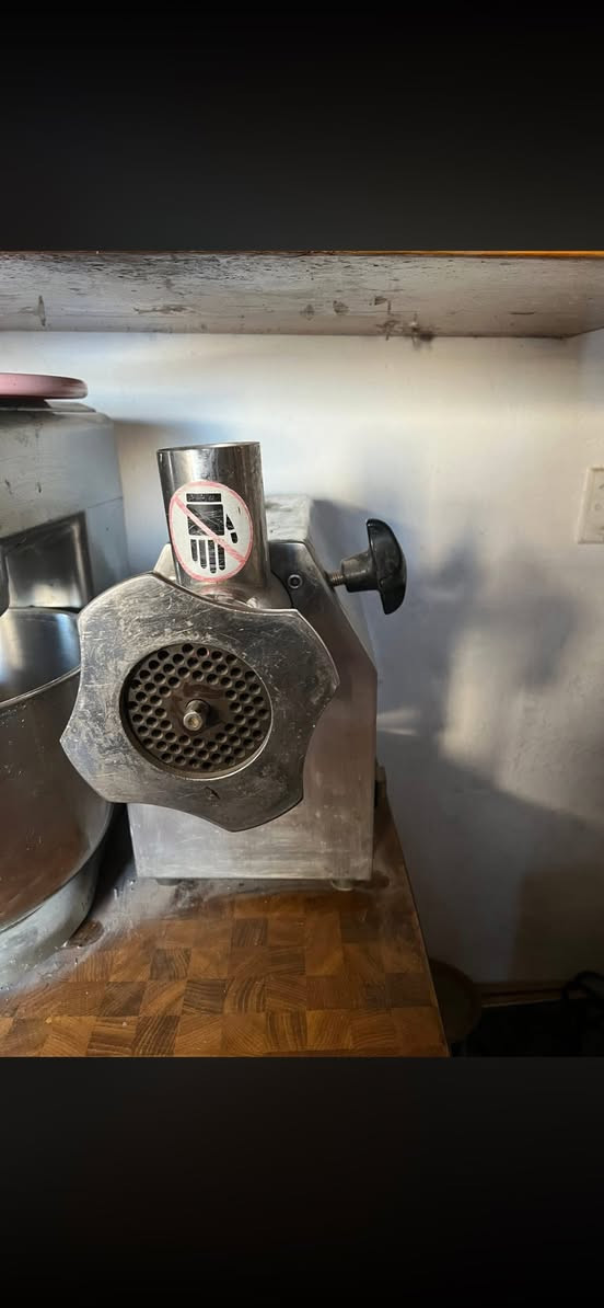 سلام عليكم للبيع اصليه اوربيه وزن ثقيل للبيع ***********
