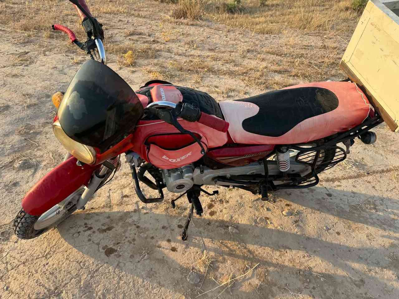 بوكسر موديل 18 محرك لوك ما مفتوح مكينه ناعمه لاصرف ولاتبخير تخم تاير جديد سعر 650 شراي اتصل 
بدون اورق 
مكان جلولاء قريه باهيزه 
رقم صاحبها ***********
