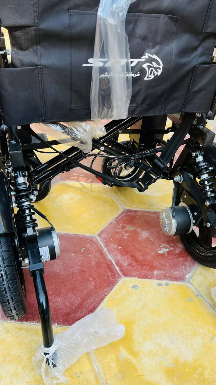 كرسي كهربائي لذوي الاحتياجات وكبار السن 
كرسي جديد ما مستعمل  سعره في السوق حالياً 650 الف 
السعر 400  للتواصل الاتصال على الرقم ‭0780 980 0042‬
