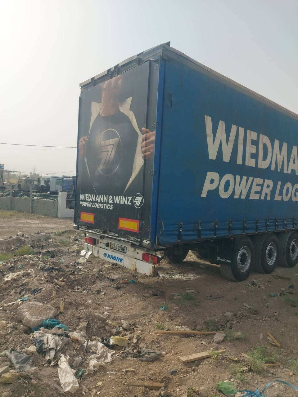 سلام عليكم عربانة كرونة البيع رتفاع ٣امتار موديل ١٤ مجموعة بيبي دسك خارجي تخم تاير جديد بدون منفيس مكان العربانة بغداد سعر ٩٠ورقة ***********
