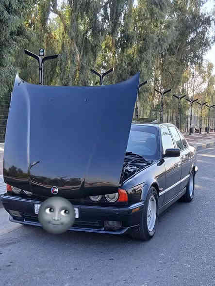 BMW 525i
أصل بليتة وبدون حادث
موديل 1992 محدث 1995 
بجم عريض 
فتحت سقف سلايت
مصبوغه عام 
محرك كبس المرغوب ديجيتال بدون صرف بدون نفخ
كير اوتوماتيك ونظام  s/*/e شغال وكير مكفول
ضفيرة مابيها جطل واحد كله بلادي  
تدفئة تبريد شغال 
جامات رباعي كهرب
الدشبول والأنارات داخلية كلها شغالة
لايت ناصي والعالي شغال وبيهن سوارات ثلجي اشاير ودبل شغال
قفل مركزي وياه تصعيد جامات وسلايت مع  ما تقفل سيارة 
غرفتها مخمل ألبلادي نضافة نفس ماموجود بالصور
فيتب  وبلكات ونوزلات 
صدر امامي خلفي جديد
أي بي اس (ABS)شغال 
رقم اربيل وسنوية وهزة كلو جديد مايعوزو مصرف جاهزة بس تحول
أتصل او واتساب
‎0789 244 5902
