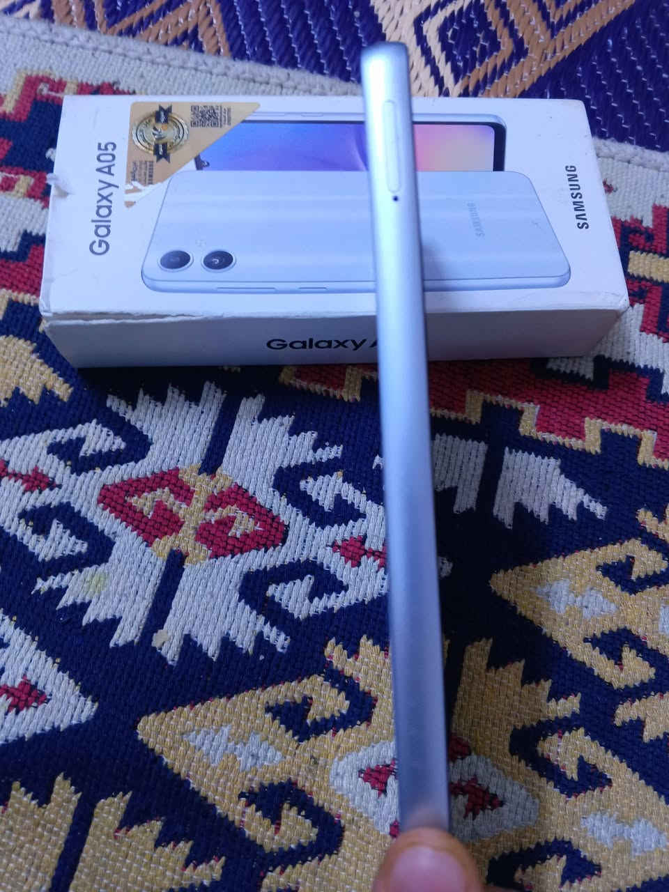 موبايل سامسونج A05 جديد نضيف باحاله الوكاله مستعمل قليل سعر 80 الف بي مجال قليل مكان مدينه الصدر الاتصال *********** اي عطل مابي شغال كرتونته وياه
