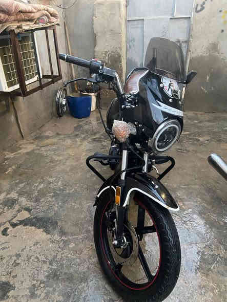 سلام عليكم دايون موديل ٢٥  شهر ٥ اوراق كامله دراجه ما ناقصه اي شي شغل وطلع عنواني بغداد بسمايه ***********
رايده ب 1850 قفل
