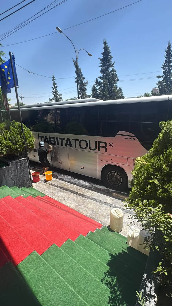 للبيع ١٦ صندوقين مكينه ثمانيه كير سطر 
***********
