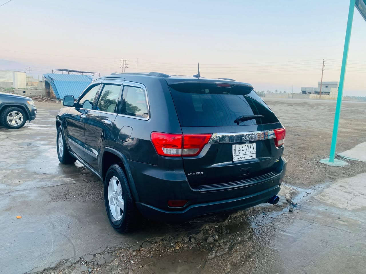 السلام عليكم 
جيب 2011
مكينه 3600
صدر امامي خلفي جديد 
***********
