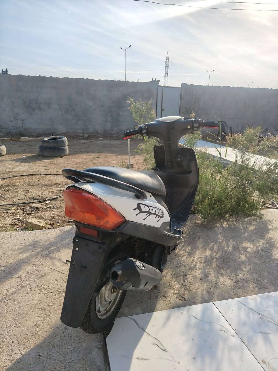 سلام عليكم الدراجه للبيع ماكس ياباني ما مفتوحه كفاله
سلف اشاير هندر كلها شغاله عنواني البصره الهارثه 

*********** سعر 650

