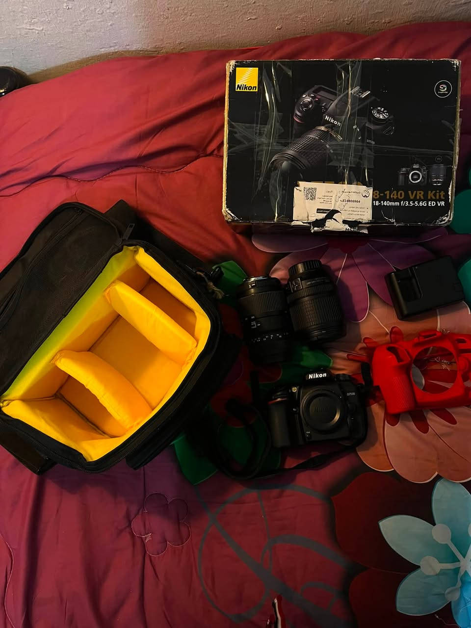 للبيع nikon 7500d
ننظظيفة ١٠٠٪؜ استخدام كلش قليل
بيها واي فاي وشاشتها لمس قلابه
وياها ملحقاتها كامله الكارتون واغطية العدسات بالاضافة الى جنطة وحزام وشاحنة وحافظة جلاتينيه وعدسة سيكما ٣٠٠-٧٠


**إذا كنت صاحب هذا الإعلان وتريد حذفه لأي سبب، رجاءا أرسل رسالة إلى الدعم الفني**
