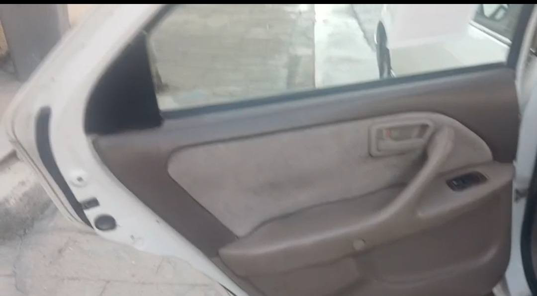 كامري موديل ٢٠٠٠ضربة بيها جاملغ ايسر صبغ حزام
رقم بغداد دولي انكليزي 
كير مكفول
محرك مكفول 
محرك ٣٠٠٠ /٦ سلندر
كهربايات كاملة
صدر جديد 
سيارة من دوام للبيت 
بسعر ٨٢ وبيها مجال بسيط
المكان صلاح الدين بلد
***********
