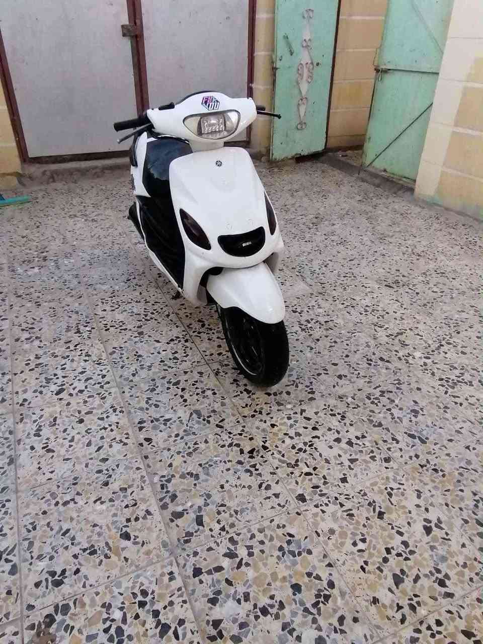 السلام عليكم للبيع شغالة شرط كهربائيات شغالة مكاني رميثة السعر ٣٢٥ وبيهة مجال ألف ***********
