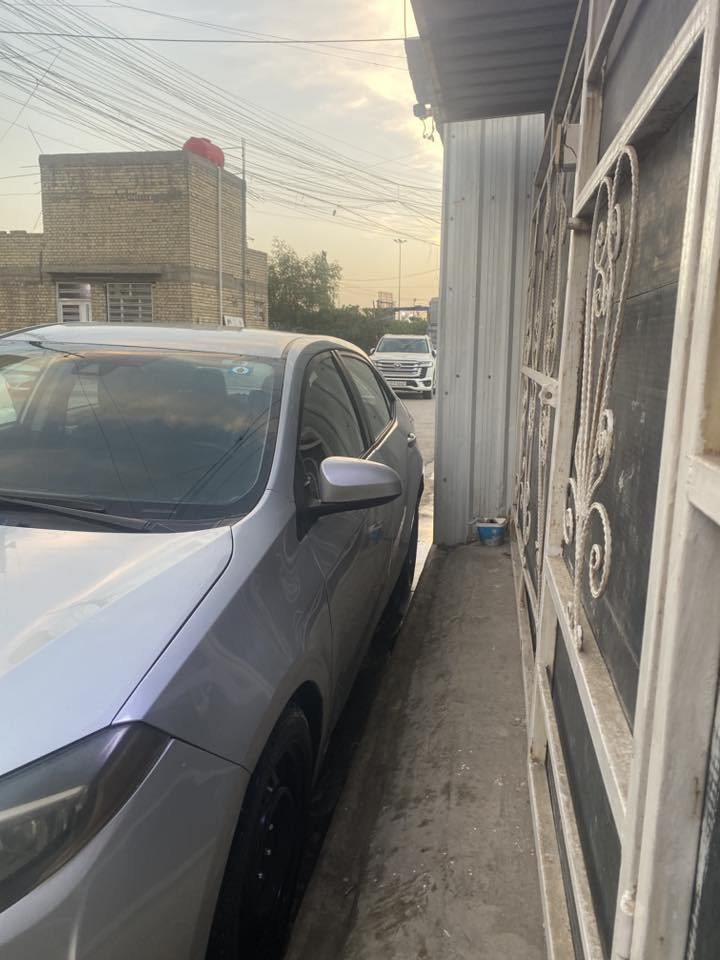 كورلا 2019 ماشيه 72 رقم بغداد باسمي ناشر صور حادثها وبيها بالعراق جاملغ خلفي وباب خلفي جهه الصدر مكاني بغداد السعر 125وبيها مجال بسيط 
***********
