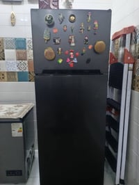 ثلاجه فستال حجمه ٢٠ قدم نظيفه السعر٣٠٠ الف الاستفسار 07715254007