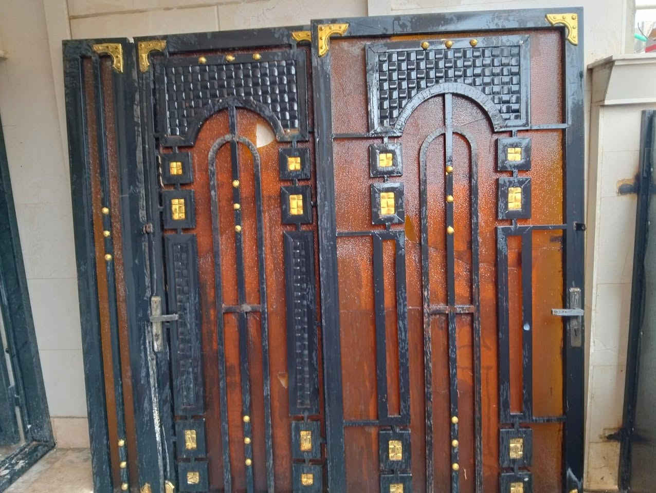 السلام عليكم
باب استقبال قياس 1.25 × 2.20  طلاقه وربع

 و مطبخ قياس 1.10 × 2.20 

باب خارجي قياس 3 متر ×180 

للبيع  *********** / بغداد الامين الثانيه سكينه ورقيه ع
