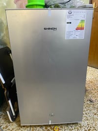 مرجوحه جديده تتحمل ١٥٠ كيلو جديده كلش للبيع والثلاجه شينون تبريد ثلج و...