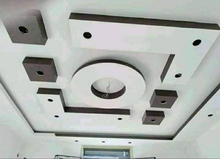 خلفه جبس بورد وجميع الديكورات والسقوف الثانوي والمعجون والصبغ ***********
