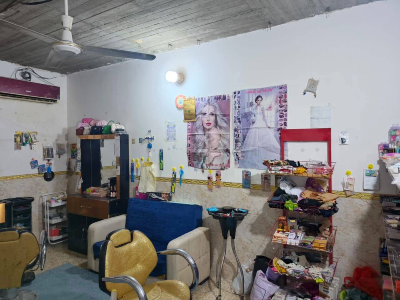 اللهم صلي ع محمد وال محمد دار للرهن مساحة 100م طابقين
بيت طابقين استقببال صاله مطبخ داخلي حمام داخلي وحمام خارجي ٣ غرف وحده جوه وثنين فوك وحمام فوك بلطابق الثاني البيت بس سقف ثانوي مامكملينه عنوانه كوفه حي متنبي شارع الطاقه مقابيل ديلاب الهوه مال كوفه لاند سعر الرهن 50مليون مدة 5سنوات وبيه مجال للأستفسار راسل واتساب او راسل الصفحه ***********
