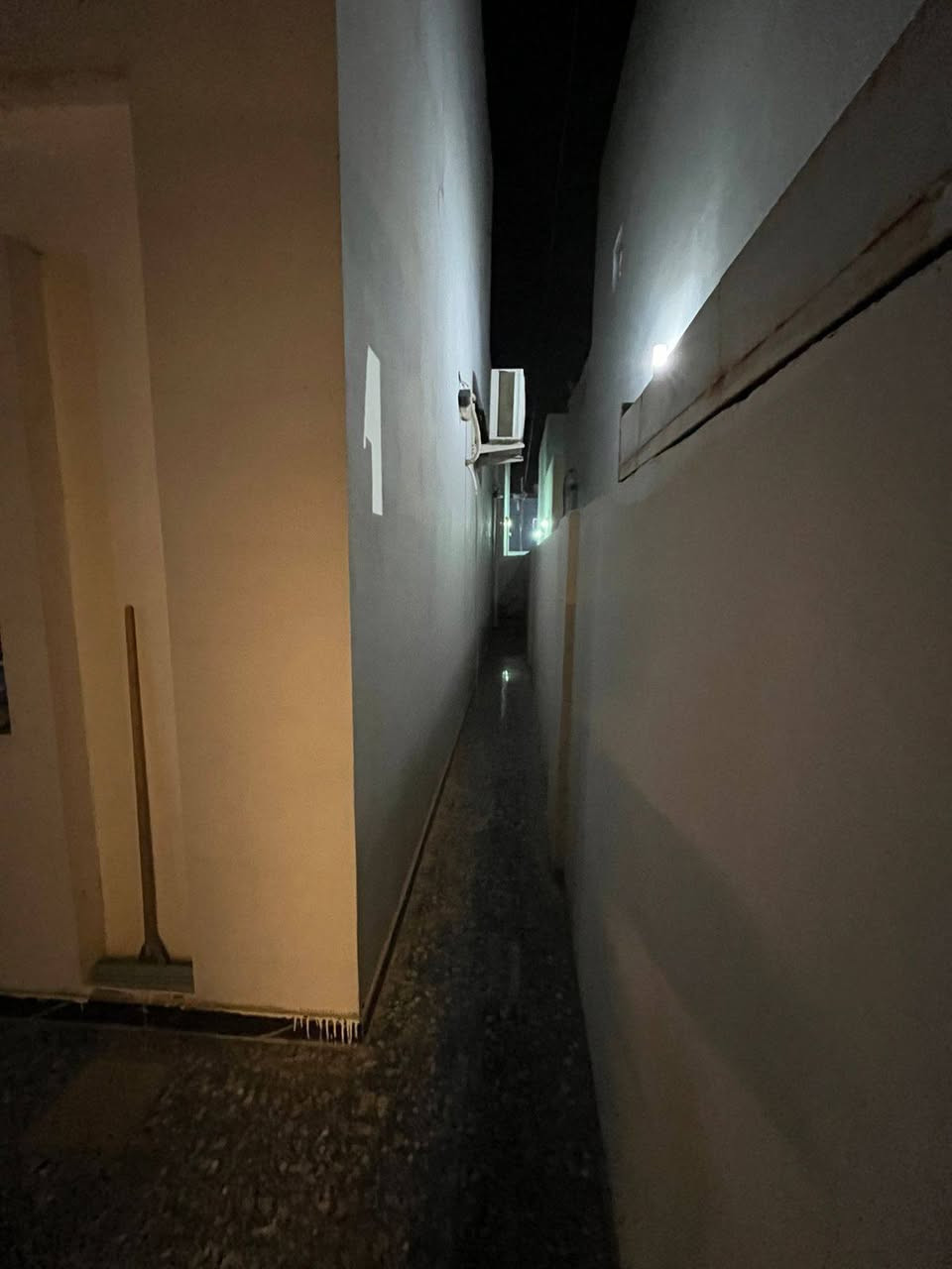 تحيه طيبه لمتابيعنا الكرام 💠
متوفر دار سكن للبيع مجمع اللولوه على شارع الرئيسي رقم دار٢٧٩
بناء حديث مساحته ٢٠٠م
طابقين......
الطابق الاول.......
غرف نوم ٢
استقبال
صالة
مطبخ حار وبارد ٢
صحيات داخلية وخارجية ٢
حديقه ٢ اماميه وخلفيه 
الطابق الثاني......
غرف نوم ٢
صالة
للاستفسار مراجعه مكتب ابو سلام للعقارات سماوه حي الصدر قرب فلكه ساعه مقابيل مطعم دجله...... مطلوب ١٤٠
و٤٠ بيد راعيه وتسديد شهري٦٣٠
واتساب ***********
اتصال ***********
