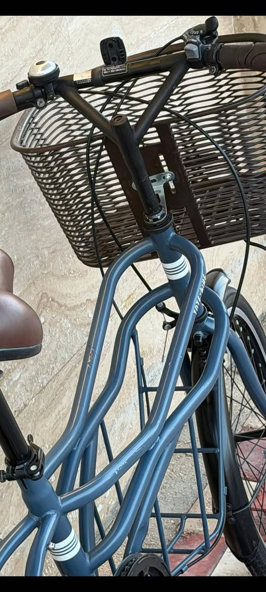 السلام ورحمة الله وبركاته
🚲 دراجة هوائية للبيع
أصلية، بحالة ممتازة، حاوية أصلية غير مستخدمة، شرط الفحص والنظافة والضمان.
🔹 المواصفات:
حجم 20
مناسبة طول حتى 165 سم
 المساحة داخل الفريم مخصصة غالبًا لحمل الحيوانات الأليفة الصغيرة أو الأغراض، مع الحفاظ على توازن الدراجة. 🐶🐱🚲
سلة أمامية أصلية
كشن طبي أصلي
مريحة وعملية للاستخدام اليومي داخل المدينة
📍العنوان: كربلاء - طويريج
🚚 تتوفر خدمة توصيل إلى جميع محافظات العراق
📞 للاستفسار أكثر: *********** (اتصال أو واتساب)
🌹 وفقكم الله ورزقكم الخير.

