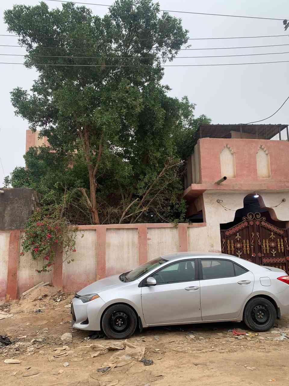 تحيه طيبه 
بيت لبيع طابو صرف مساحه 252م بسم شخص واحد مداور ثاني يوم 

طابقين /استقبال.وصاله ومطبخ وصاله ثانيه .غرفتين وصحيات داخليه و خارجيه 

طابق ثاني /غرفتين إكبار 
لبيت موقع مرتب اله مستقبل بيع مستعجل 

السعر 180 وقابل للتفاوض 
اتصال على صاحب البيت ***********
