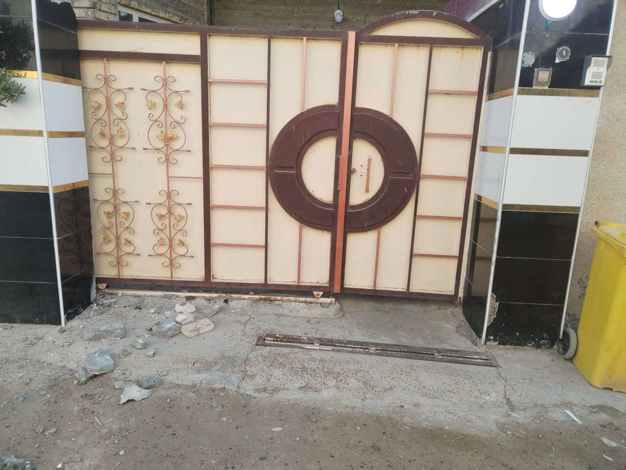 السلام عليكم باب سلايت 3 متر
للبيع ***********
