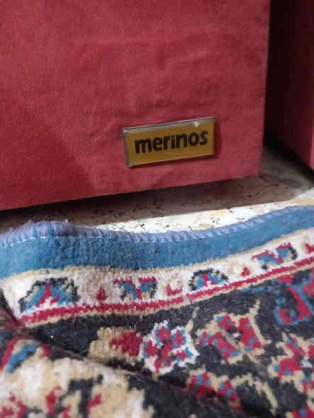 --🛋️✨ قنفات تركيه تتحوّل سرير متحرك – مستعملة وبحالة ممتازة! ✨🛏️
هاي القنفات تنفتح سرير 
🔹 استخدام خفيف
🔹 تنفع للصالات 
🔹 مريحة بالاستعمال وما تاخذ مكان
📍 فحص متاح قبل الشراء
🚚 لا يوجد توصيل 
💰 سعر ١٥٠ الف  وقابل للتفاوض
مكاني بغداد بضهر محكمه الشعب قريب ع الشارع العام 
***********
