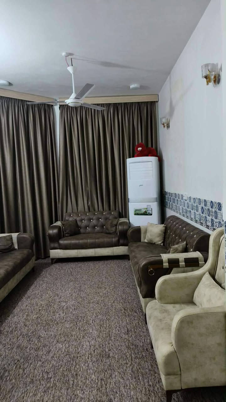 بيت مساحة 100متر بنادر  رقم الموبايل ***********
