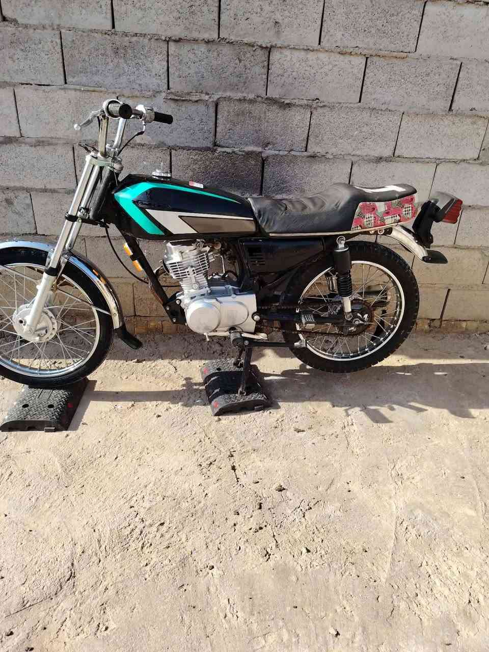 سلام عليكم دراجه للبيع دراجه حلو ونضيفه اي ستفسار هاذ الرقم ***********
