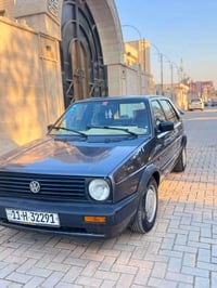 عندي كولف 91 سياره بيه ضربه خفيفه بلجنطه وصلحه وجاملخ بس ضربه يحتاج با...