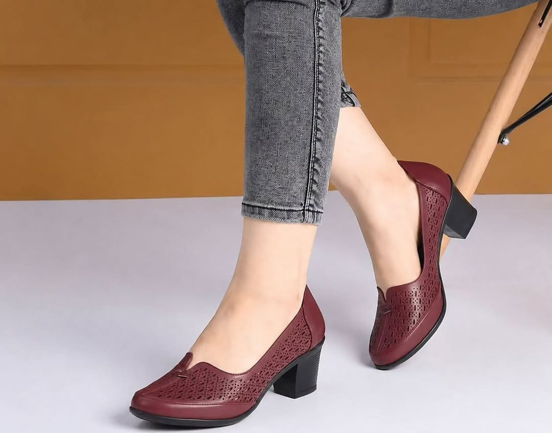 توفر فلوريتان طبي ارتفاع 5cm الاكثر راحة 
مناسب للدوام والمسافات الطويلة 
Size 37.38.39.40.41 
للحجز مراسله الصفحة او الوتساب *********** 
يوجد خدمة توصيل لجميع المحافظات
