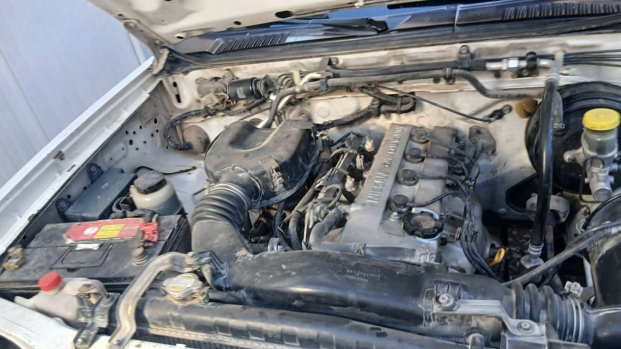 السلام عليكم
نيسان شبوط ٢٠٠٩
بغداد مشروع وطني رقم انكليزي وبسمي محرك ممفتوح اطارات جديده صدر جديد تبريد تدفئه شغاله دبل فيت بم فتحه من فوك 
رقمي ***********
