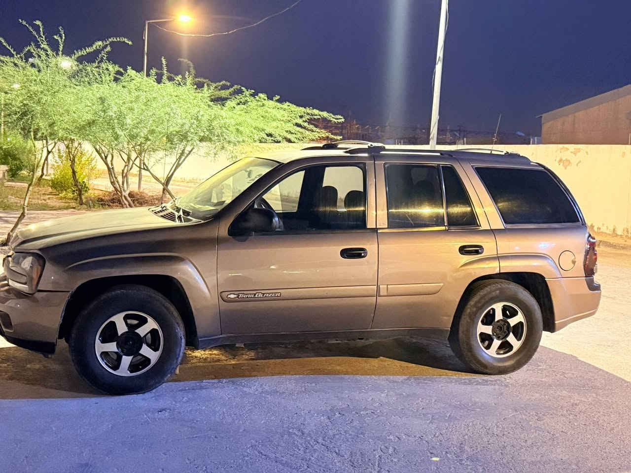 السلام عليكم/ ابلايزر موديل 2002 اربيل منتهيه سنويتها كير ومكينه في فيتي 3000 تبريد شغال دواخل حلوه تخم تاير جديد حداديه 80٪ كهربائيات شغالة كلها السعر 62 قابله للمراوس المكان بصره
مركز
تريد تحويل تريد وكالة ***********
