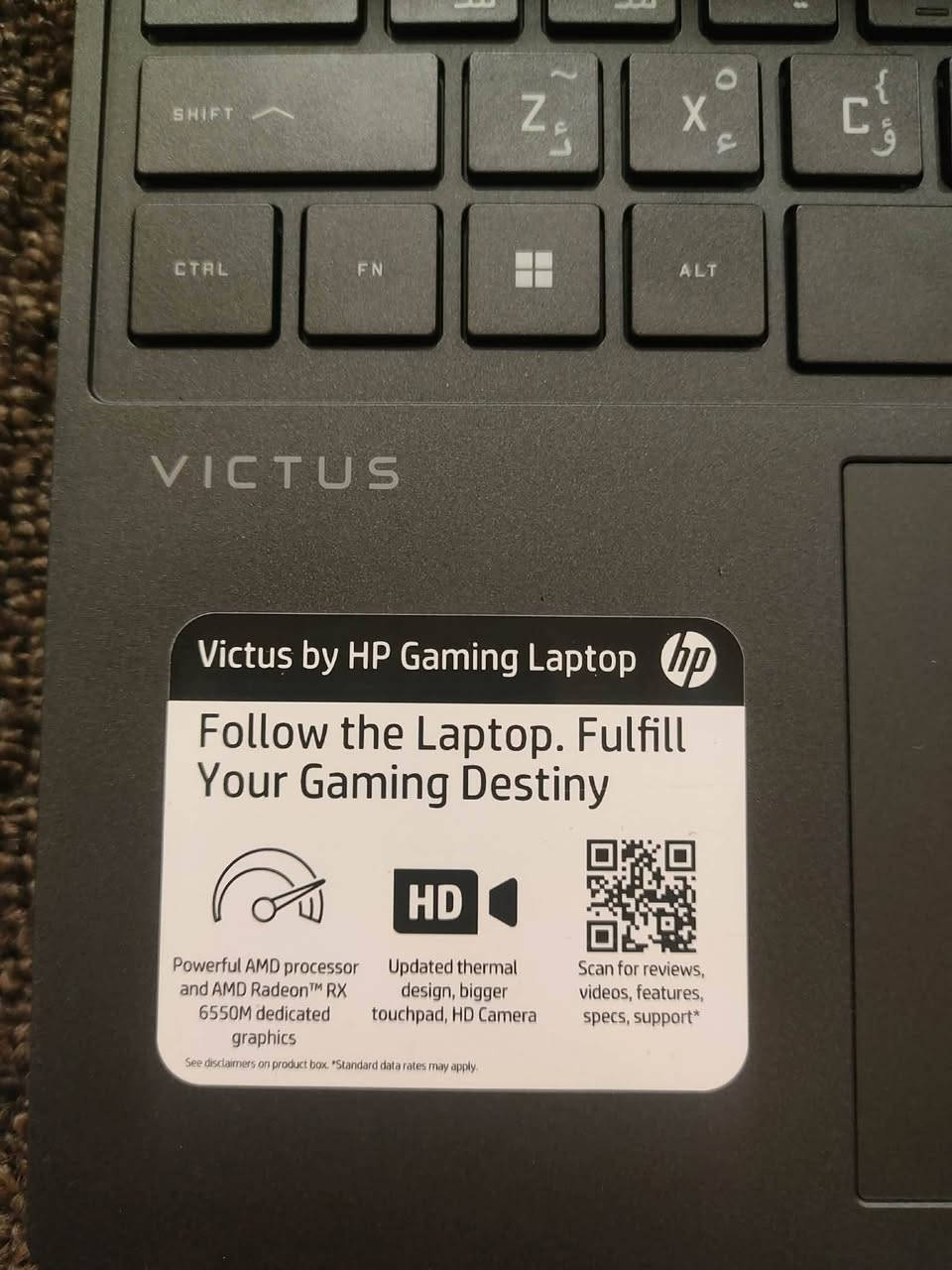 لابتوب HP اشتريتة جديد قبل اسبوع واريد ابيعة
المواصفات 

الموديل الأساسي: HP Victus Gaming Laptop 15

المعالج (CPU): AMD Ryzen 5 7535HS (بسرعة أساسية 3.30 جيجاهرتز، ويعتبر معالج ممتاز وموفر للطاقة).

كرت الشاشة (GPU): كرت منفصل مخصص للألعاب نوع AMD Radeon RX 6550M.

ذاكره 500g ssd
الذاكرة العشوائية (RAM): 16 جيجابايت (15.2 كيكا قابلة للاستخدام الفعلي).

مواصفات الشاشة:

الحجم: 15.6 بوصة (إنش).

معدل التحديث (التردد): 144Hz (وهذا الرقم كلش ممتاز وينطيك سلاسة عالية جداً بالألعاب، خصوصاً ألعاب الشوتر).

نظام التشغيل: Windows 11 Home (نظام 64-بت).

مميزات إضافية (مذكورة على الملصق): كاميرا ويب بدقة HD، لوحة لمس (Touchpad) بحجم كبير، ونظام تبريد حراري محسن حتى يقلل الحماوة

سعر 800. وبي مجال بسيط


**إذا كنت صاحب هذا الإعلان وتريد حذفه لأي سبب، رجاءا أرسل رسالة إلى الدعم الفني**