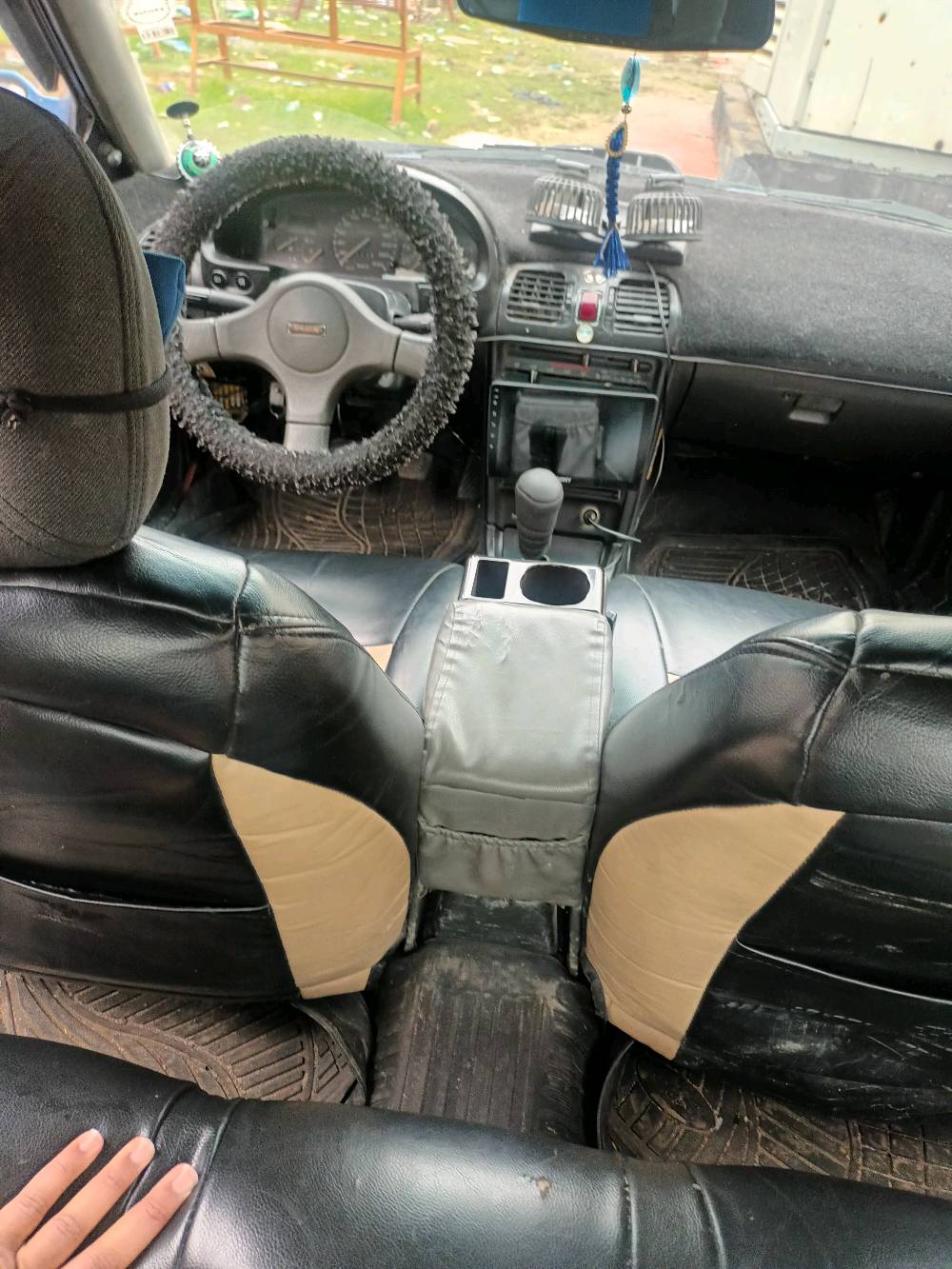 مازدا 323 
سيارة مصبوغه عام جمالية ماناقصها اي شي سنويه الى  2027 بسمي اني الشرعي تحويل ثاني يوم شرط التحويل فقط كابون بانزين  ماستر
السعر 40 ورقه 
العنوان الموصل 
***********