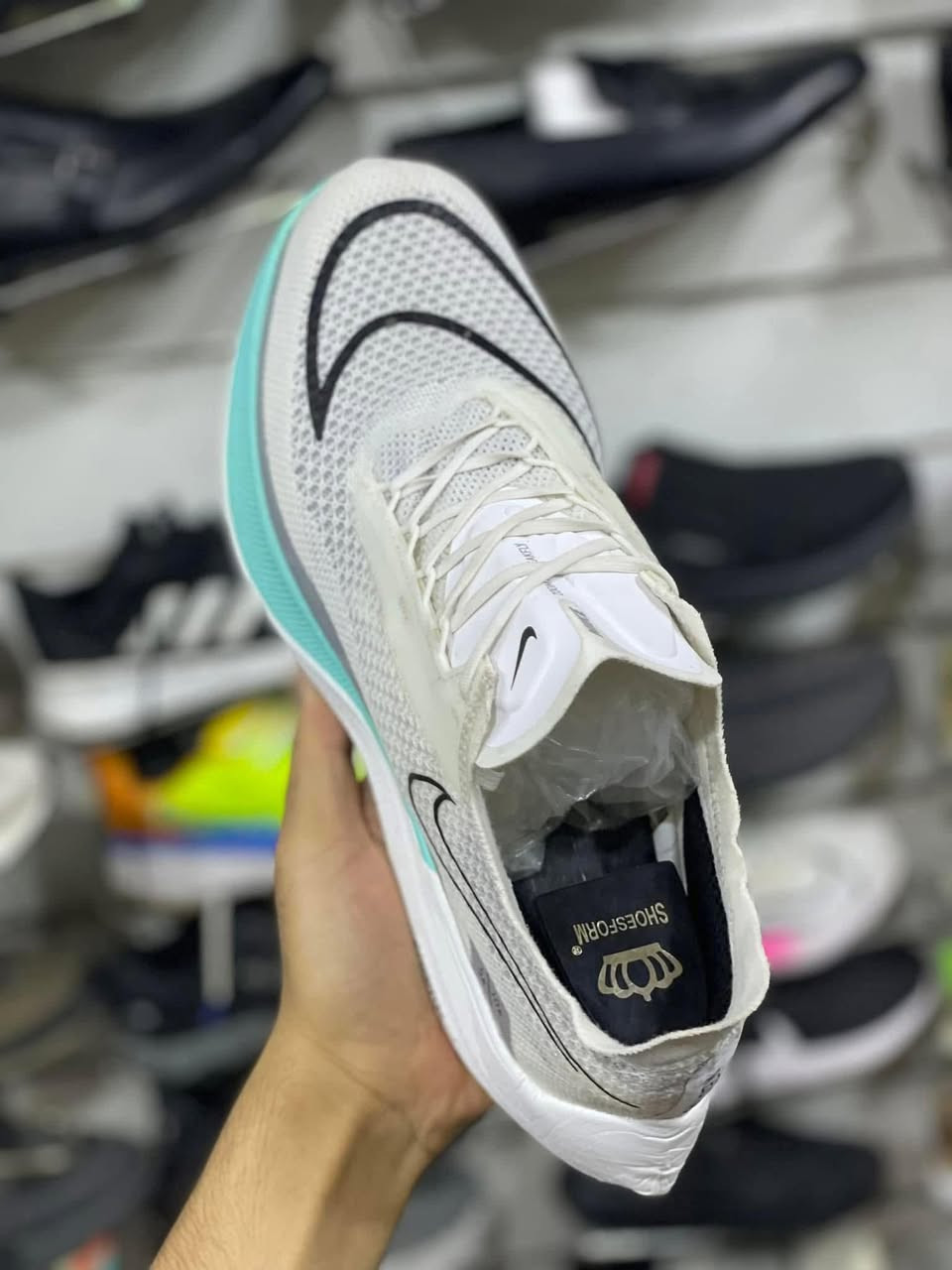 نايك 
بالة اوربي نضافه 100‎%‎
اورجنال اصلي وكالة
متوفر قياس 43 
ومتوفر قياس44
زوم اكس 
فوم طبي وزن خفيف مشبك 
غرناطة الحذاء الاصلي
متوفر توصيل بغداد والمحافضات
عنوان المحل بغداد الجديدة سوق الباله
***********
